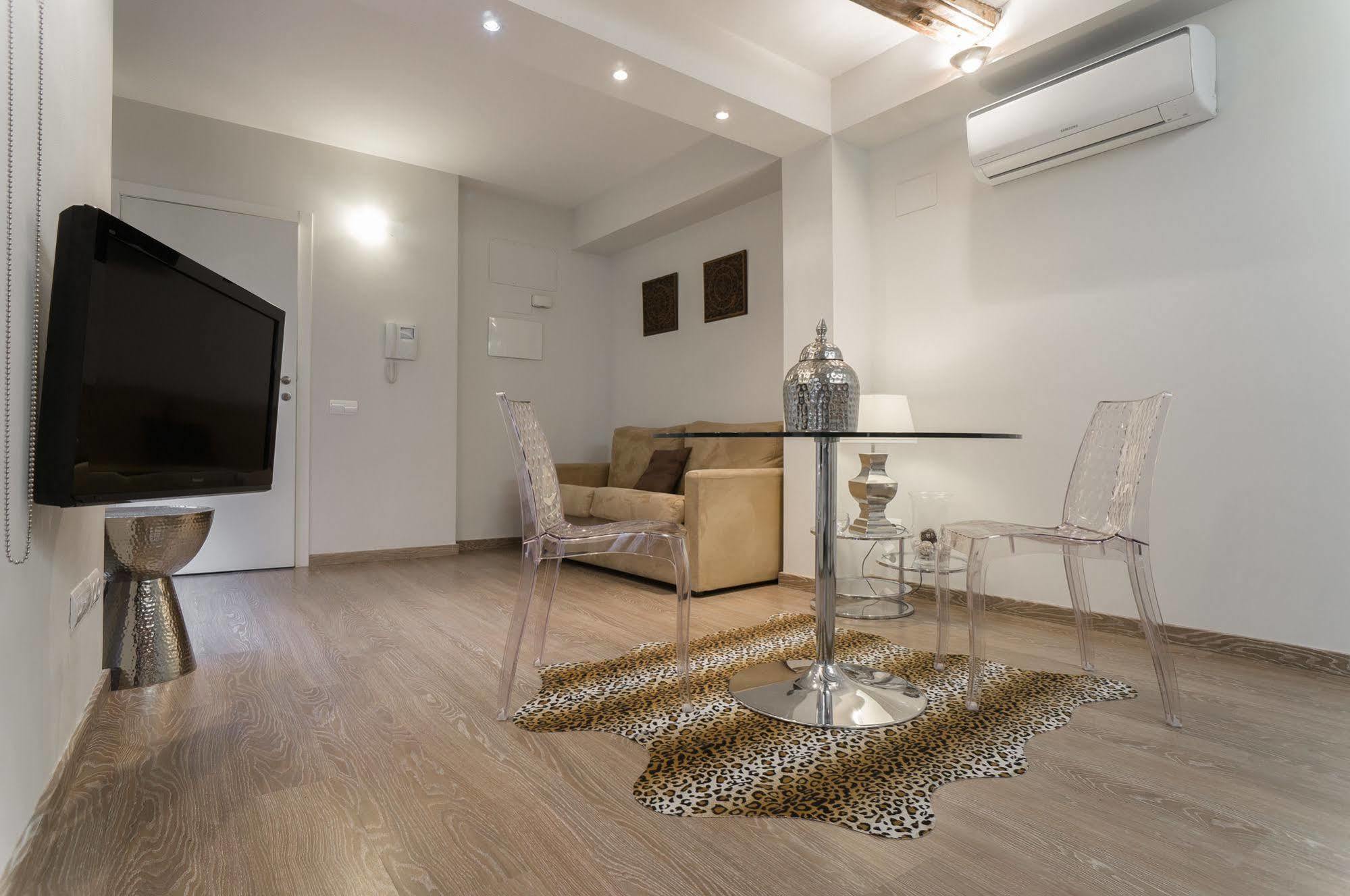 Kirei Apartment Sombrereria Valence Extérieur photo