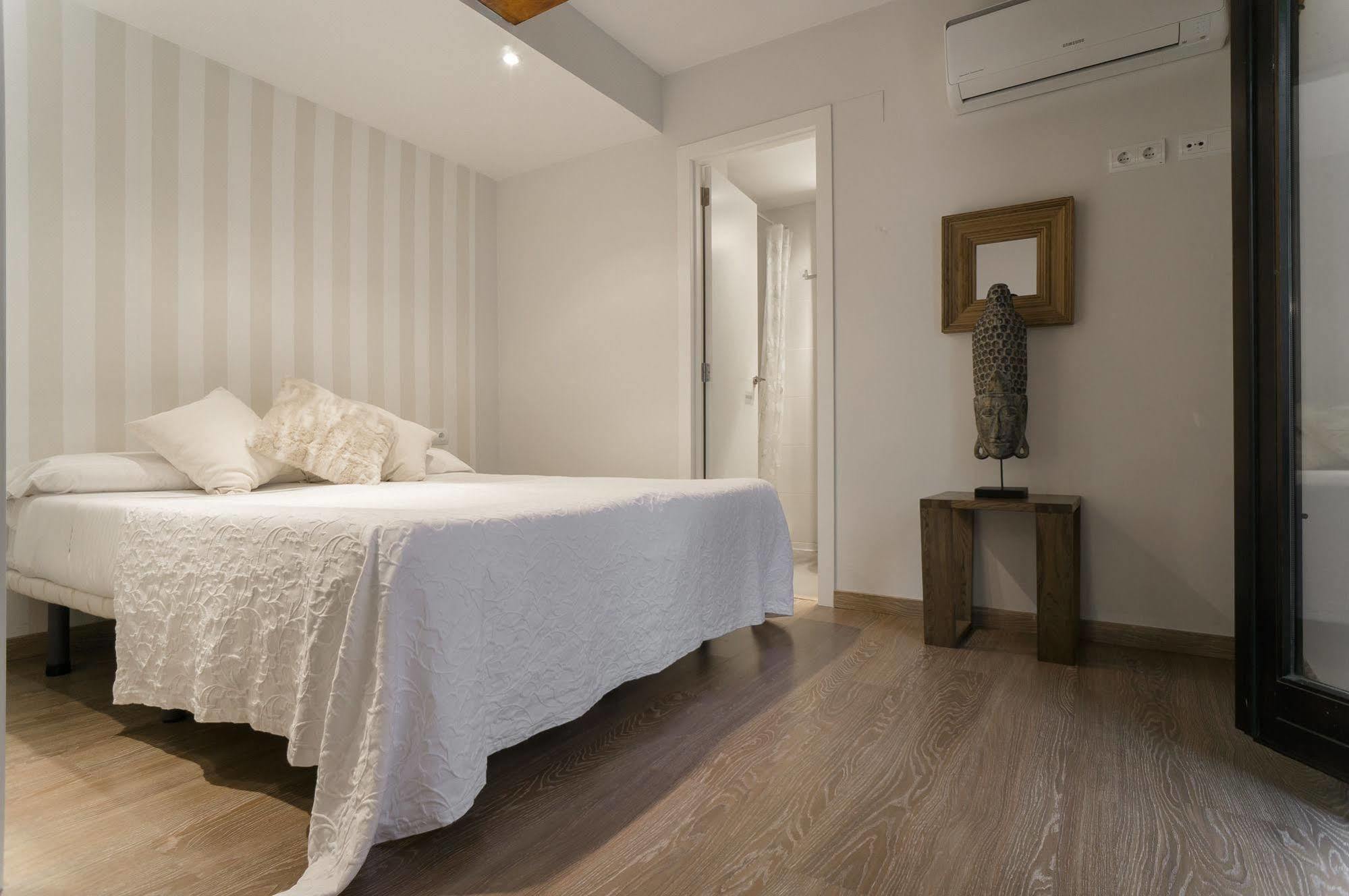 Kirei Apartment Sombrereria Valence Extérieur photo